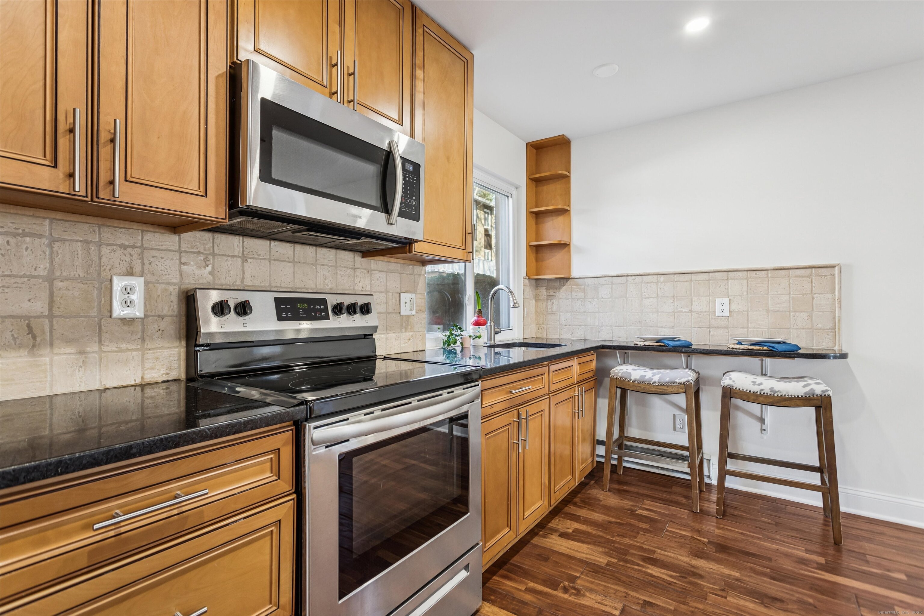 61 Rock Spring Road, Unit 37 Stamford, CT 06906 - Photo 4 of 30