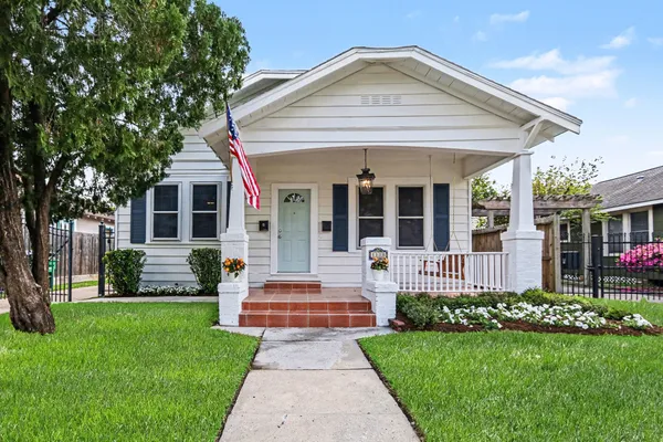 $639,950 | 1118 Peddie Street, Houston, TX 77009