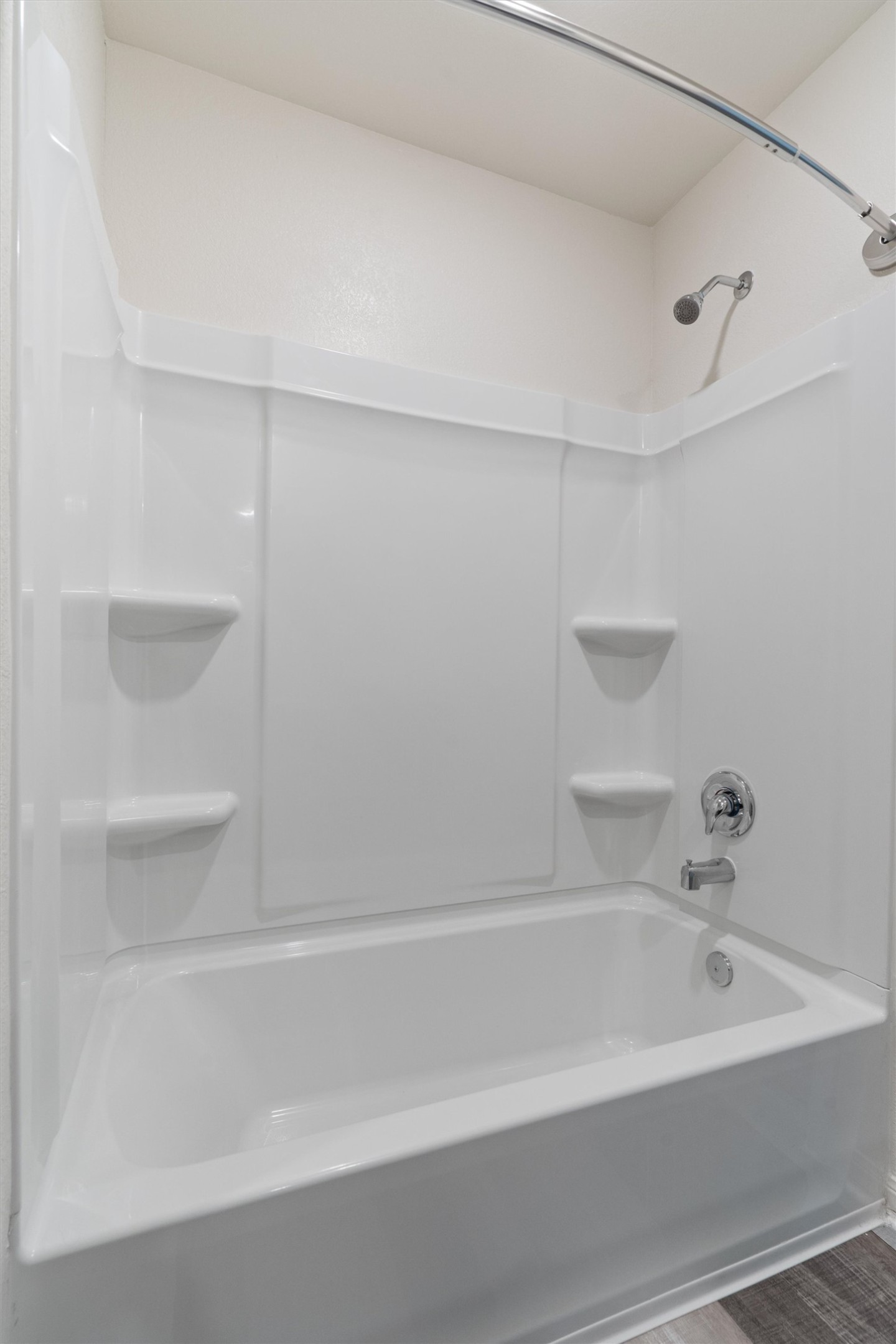 163 Niven Path, Unit 12K Jarrell, TX 76537 - Photo 20 of 39 Tub/Shower combo in the primary bath