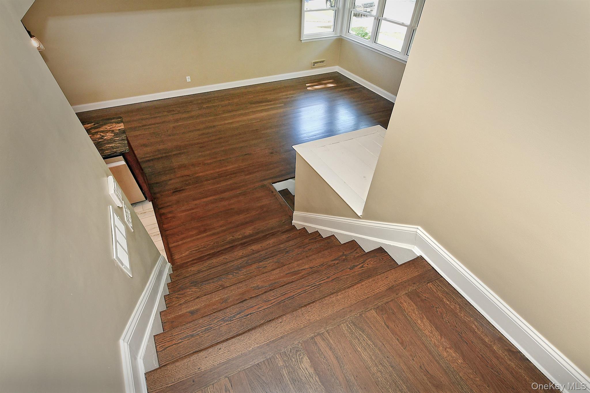 7 Rensselaer Drive Commack, NY 11725 - Photo 16 of 37 Leading to Third Floor
