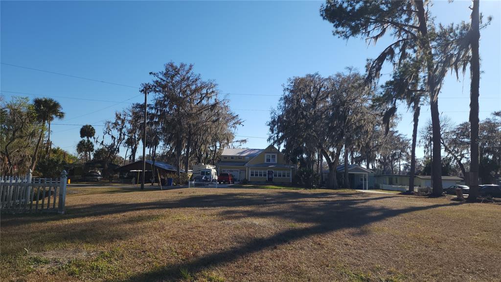 1628 River Road Astor, FL 32102 - Photo 5 of 16