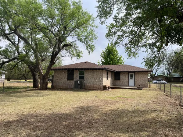 $220,000 | 203 Ave I Southeast, Childress, TX 79201