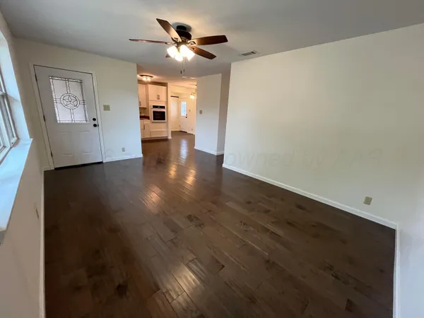 $220,000 | 203 Ave I Southeast, Childress, TX 79201