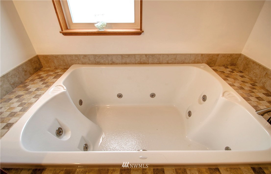 11202 Grandview Road Arlington, WA 98223 - Photo 15 of 25 Gallery Image 15