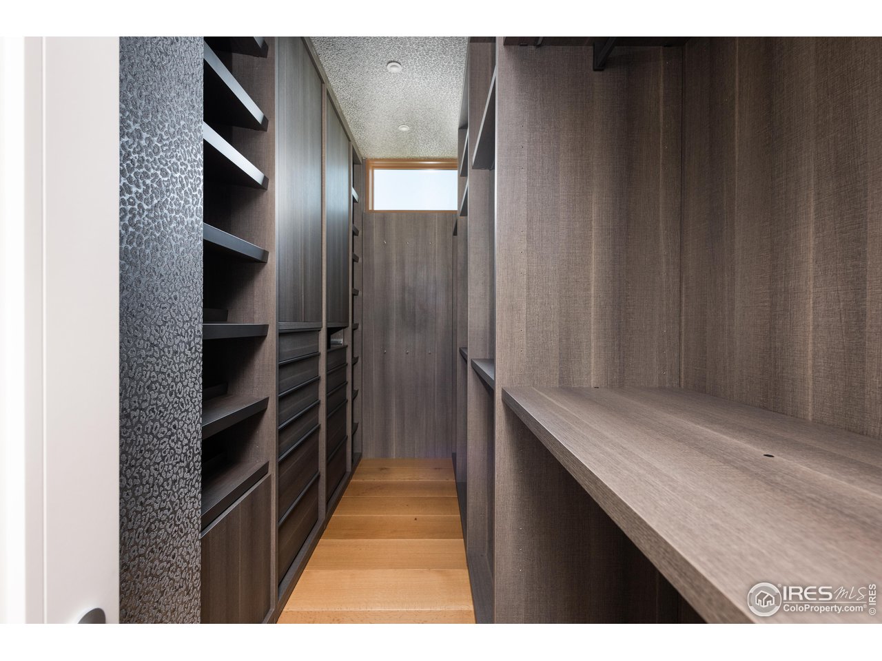 1505 Sunset Boulevard Boulder, CO 80304 - Photo 16 of 40 a hallway with cabinets