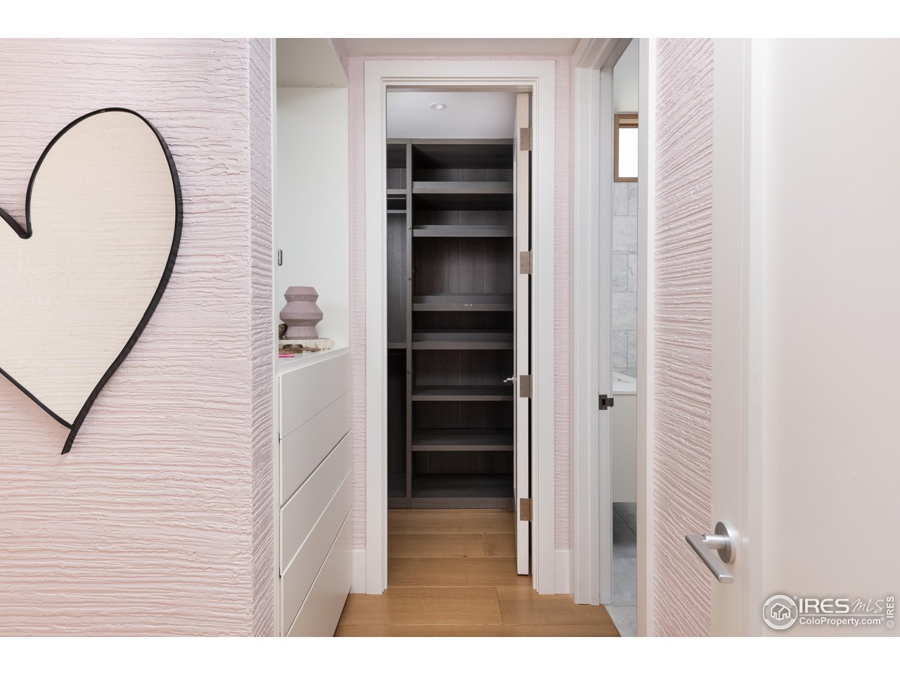 1505 Sunset Boulevard Boulder, CO 80304 - Photo 19 of 40 a picture of a room