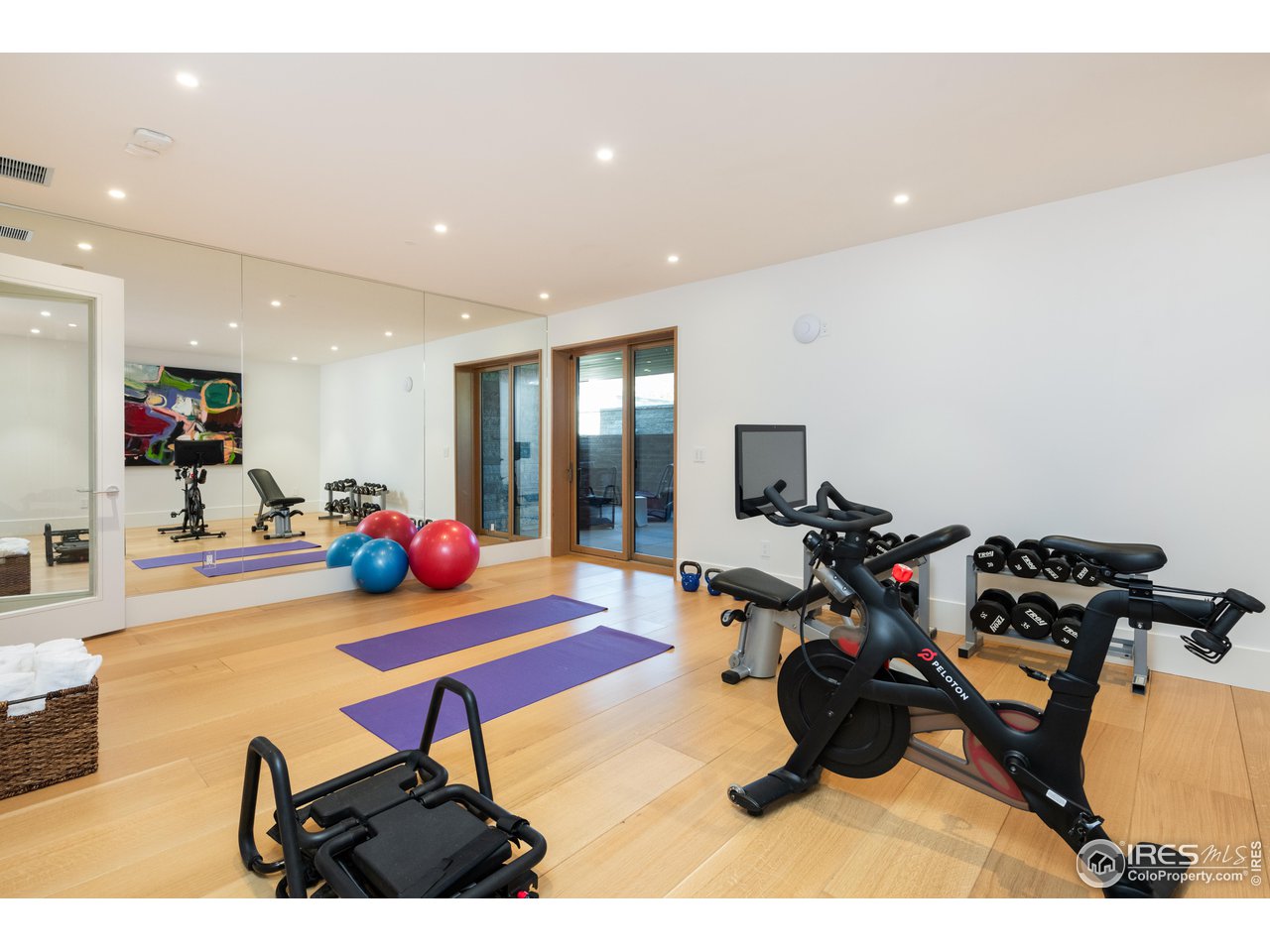 1505 Sunset Boulevard Boulder, CO 80304 - Photo 29 of 40 a room with furniture and a flat screen tv