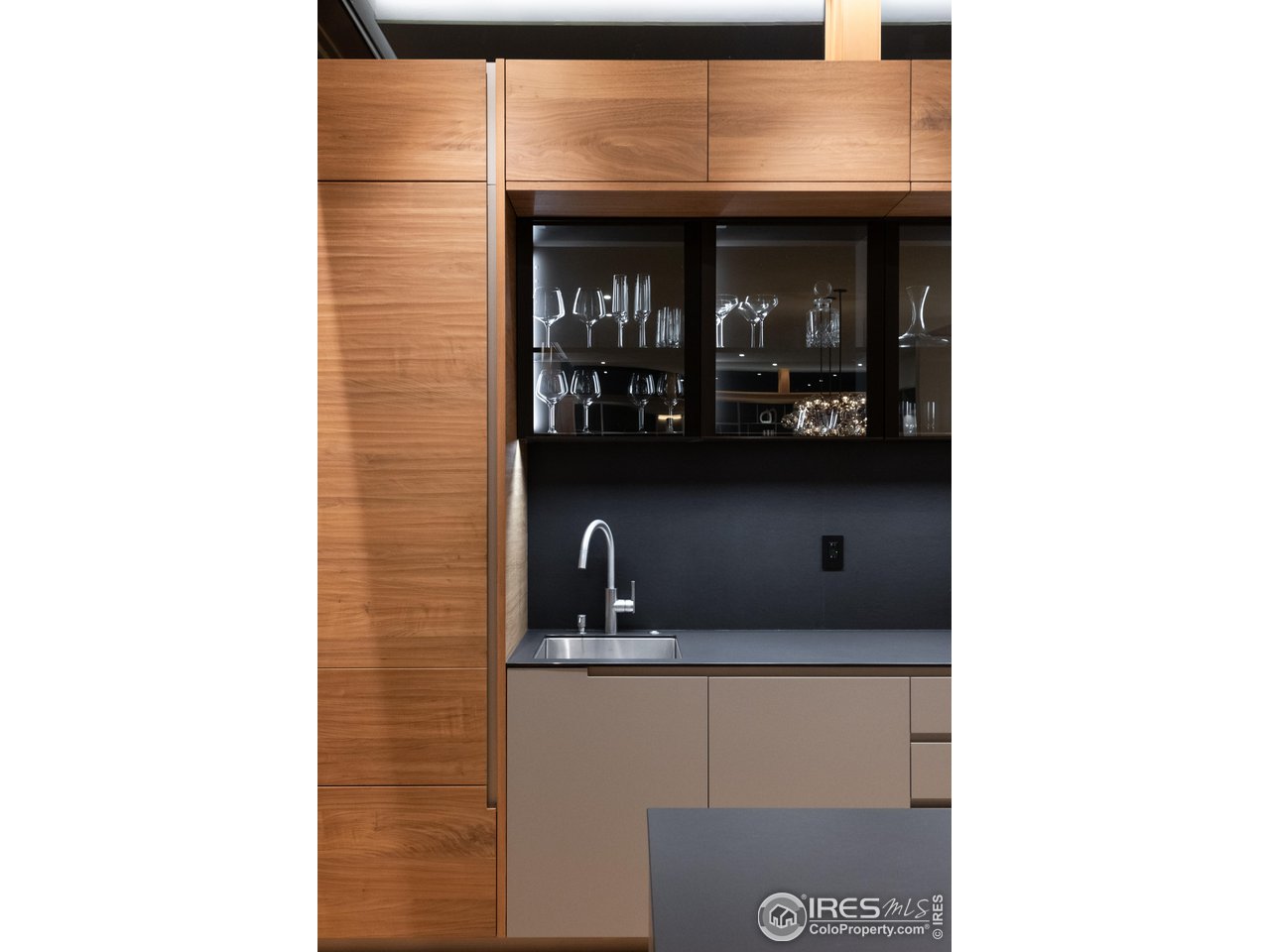 1505 Sunset Boulevard Boulder, CO 80304 - Photo 6 of 40 a hallway with a sink and cabinets