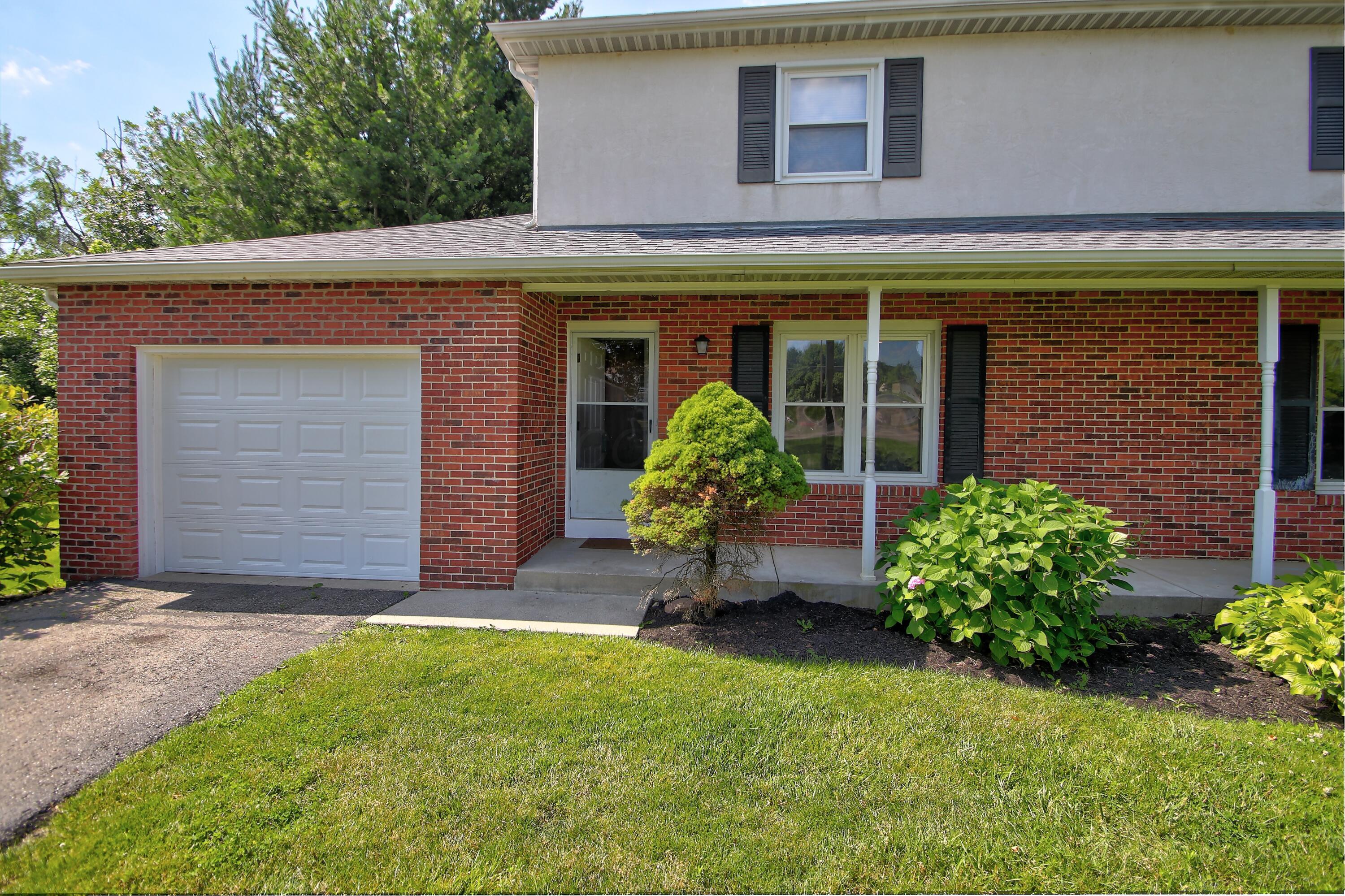 8653 Refugee Road Pickerington, OH 43147 - Photo 2 of 32 2 ext front 8653