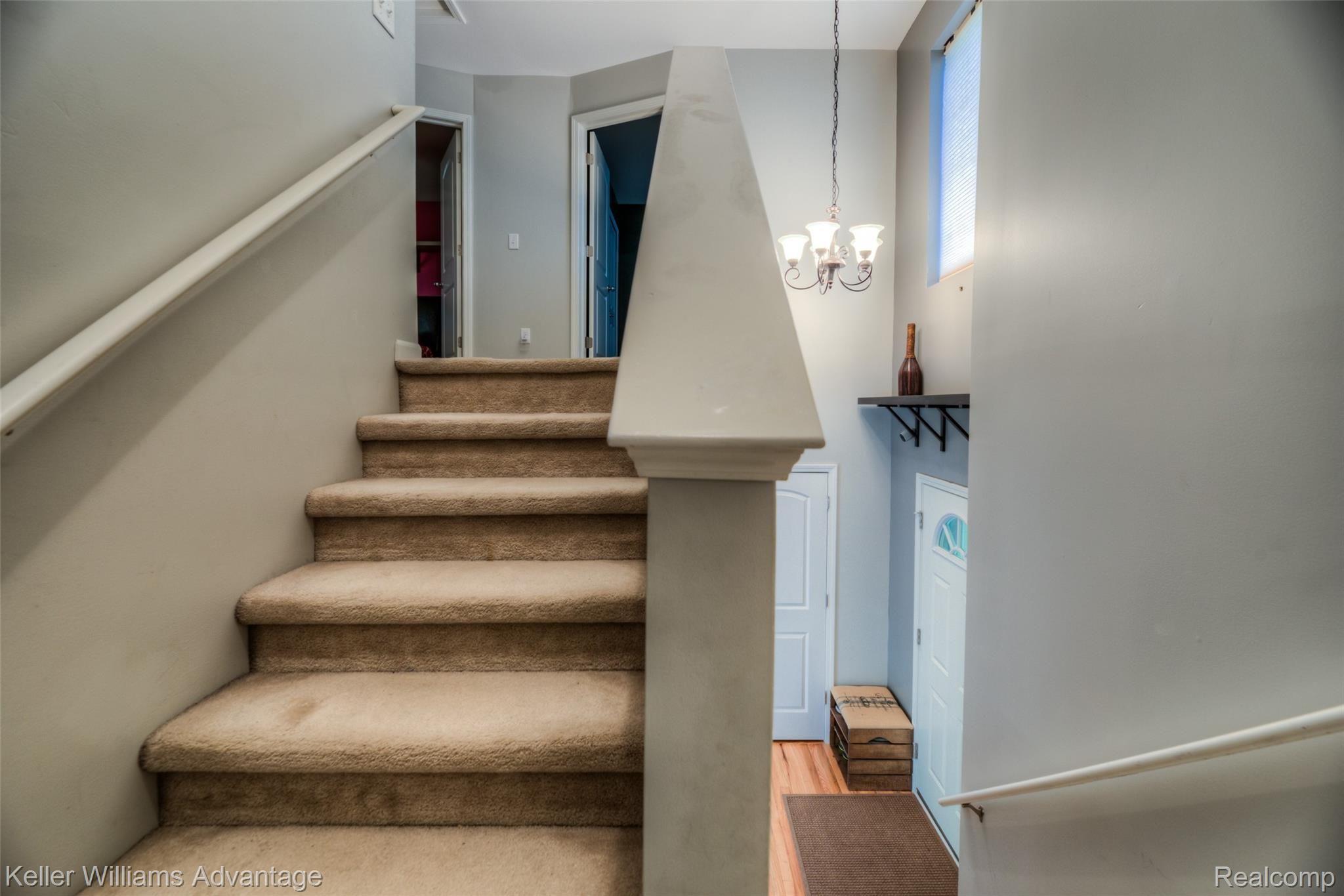 16425 Rougeway Street Livonia, MI 48154 - Photo 32 of 47 -35.jpg