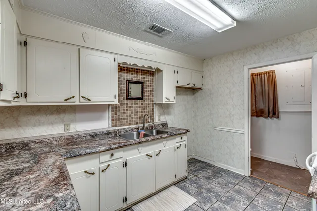 $290,000 | 3471 Pleasant Hill Road, Lena, MS 39094