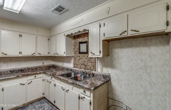 $290,000 | 3471 Pleasant Hill Road, Lena, MS 39094