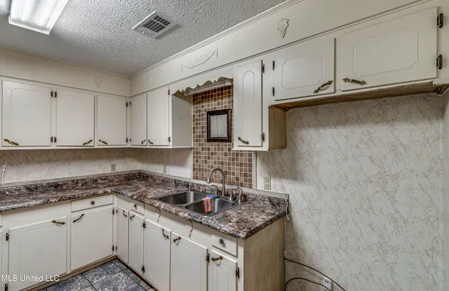 $290,000 | 3471 Pleasant Hill Road, Lena, MS 39094