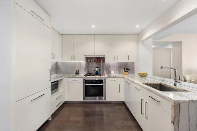 $9,950 | 50 Riverside Boulevard, Unit 11J | Upper West Side