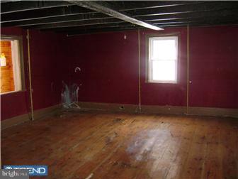 2497 Quakertown Road Pennsburg, PA 18073 - Photo 9 of 12 Living Room