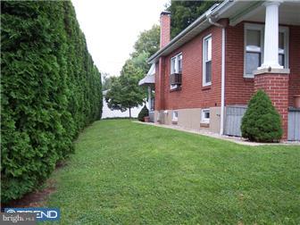 1637 Liberty Avenue Reading, PA 19607 - Photo 2 of 6