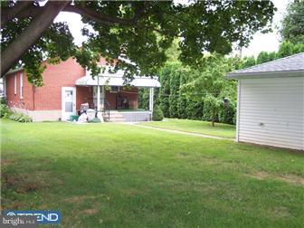 1637 Liberty Avenue Reading, PA 19607 - Photo 4 of 6
