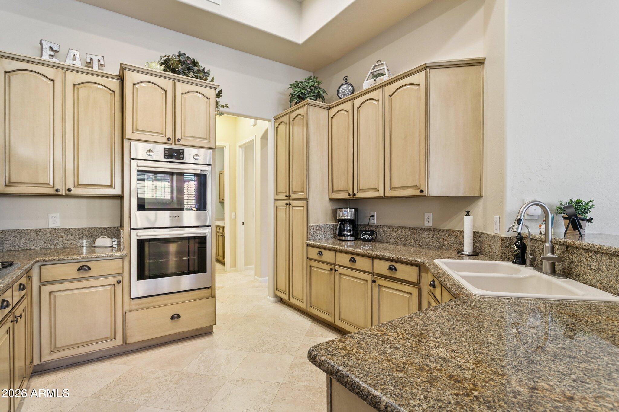 4806 East Estevan Road Phoenix, AZ 85054 - Photo 11 of 33 16-web-or-mls-4806-e-estevan-rd