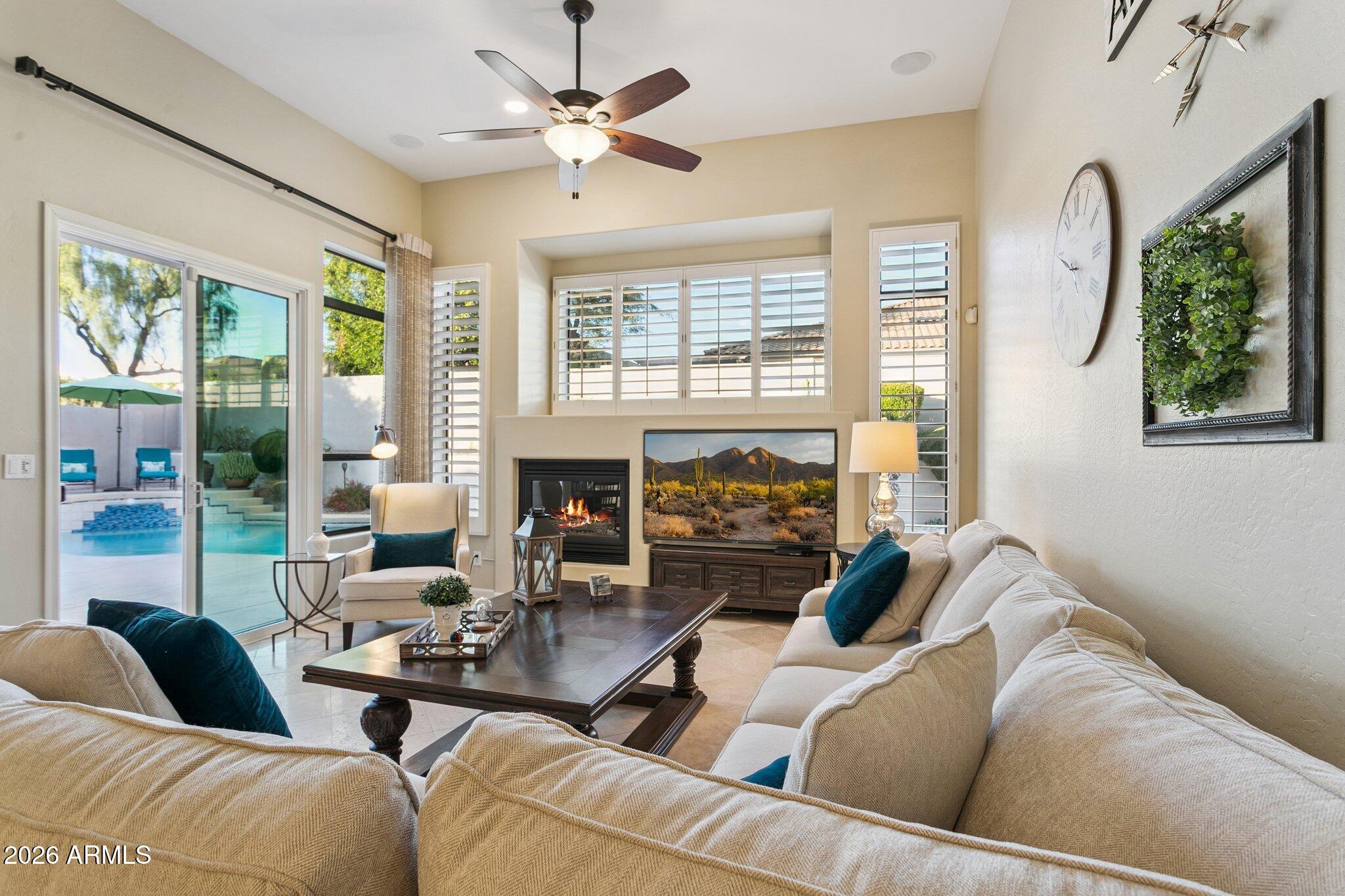 4806 East Estevan Road Phoenix, AZ 85054 - Photo 6 of 33 10-web-or-mls-4806-e-estevan-rd