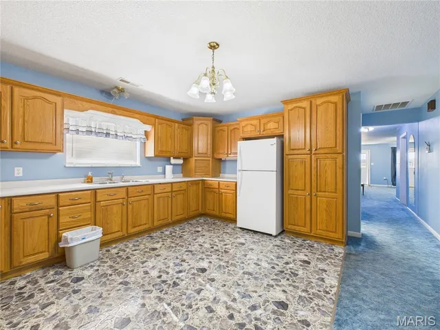 $259,000 | 306 County Road 469, Poplar Bluff, MO 63901