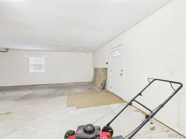 $259,000 | 306 County Road 469, Poplar Bluff, MO 63901