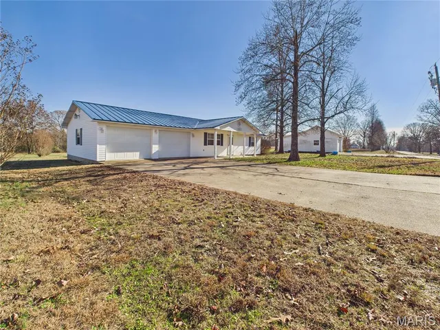 $259,000 | 306 County Road 469, Poplar Bluff, MO 63901