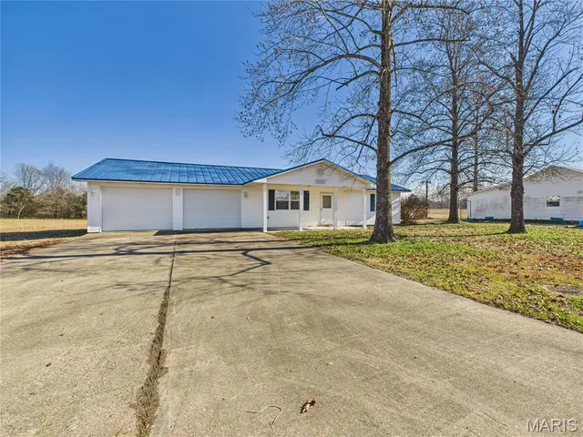 $259,000 | 306 County Road 469, Poplar Bluff, MO 63901
