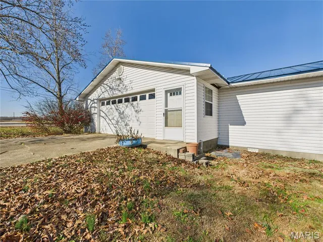 $259,000 | 306 County Road 469, Poplar Bluff, MO 63901