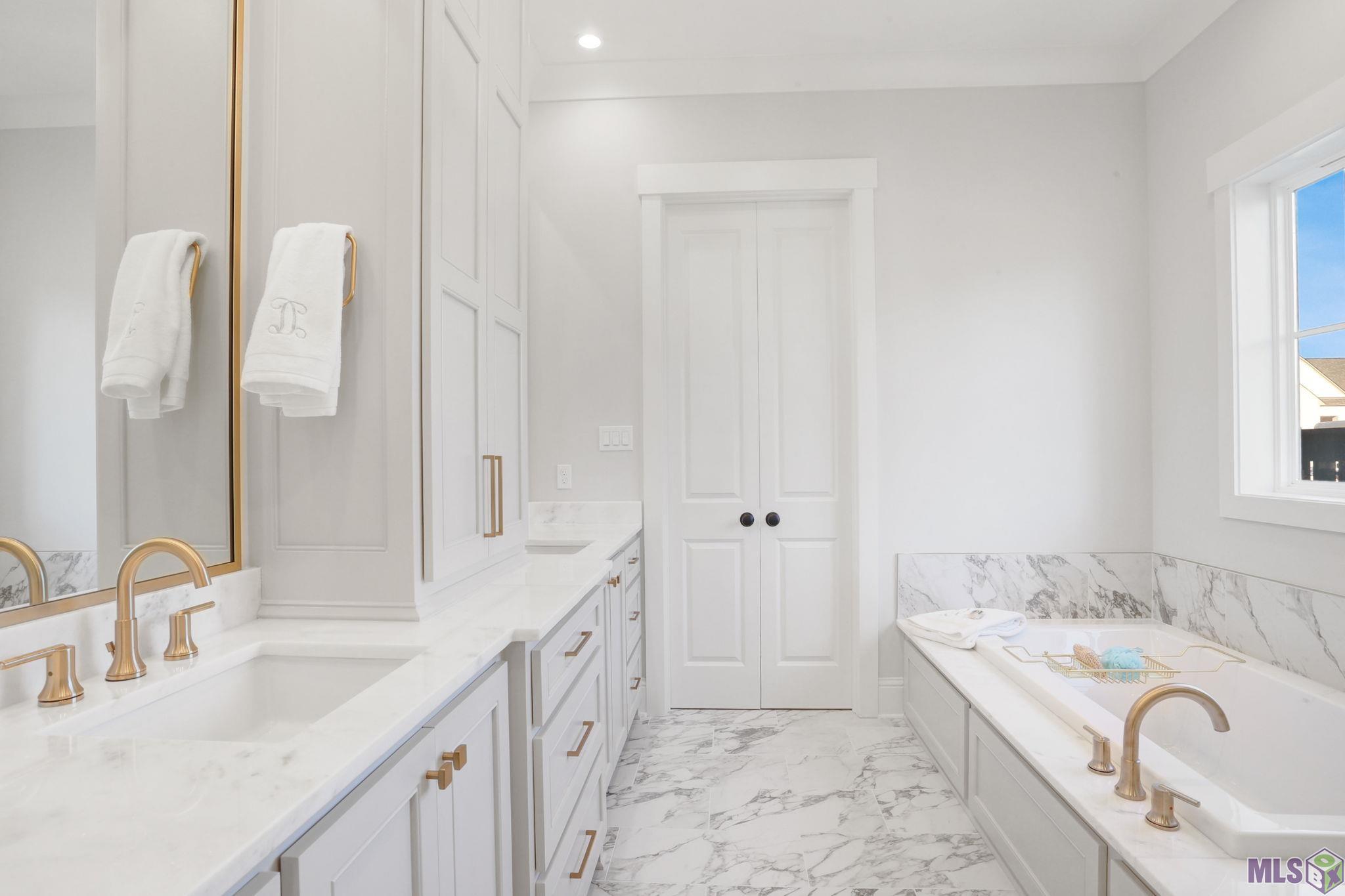 13807 Harveston Mill Drive Baton Rouge, LA 70810 - Photo 17 of 42 Primary bath