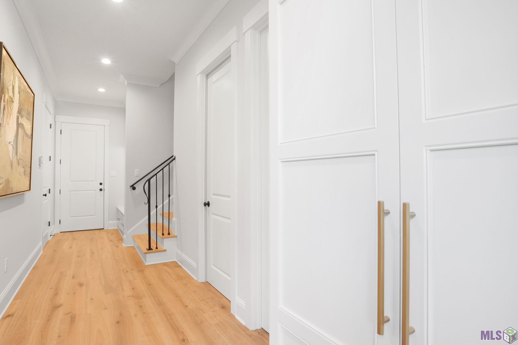13807 Harveston Mill Drive Baton Rouge, LA 70810 - Photo 28 of 42 Hallway storage