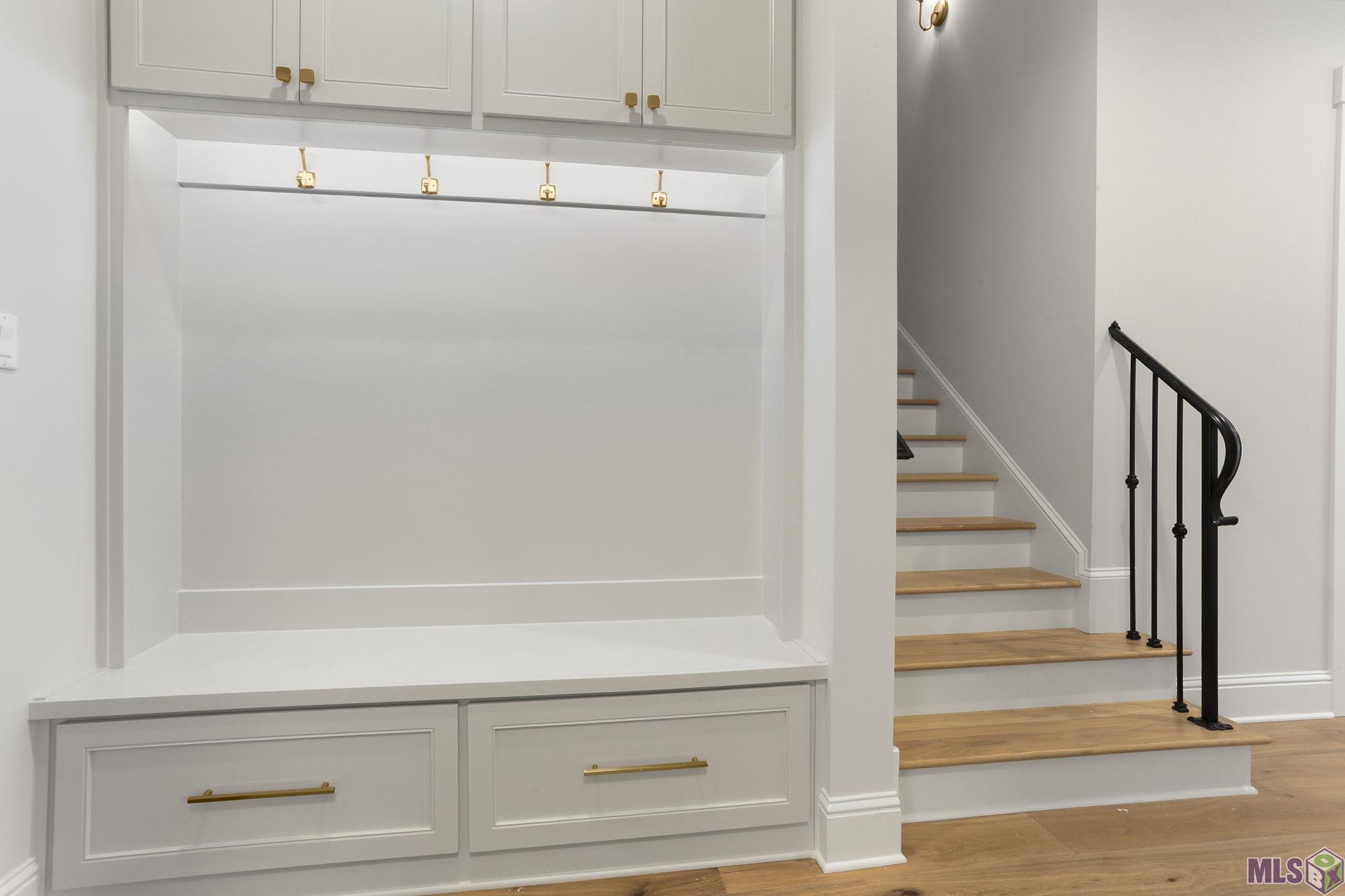 13807 Harveston Mill Drive Baton Rouge, LA 70810 - Photo 29 of 42 Mud room area