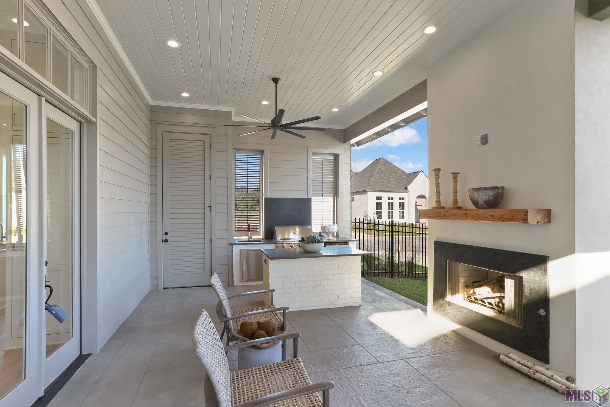 13807 Harveston Mill Drive Baton Rouge, LA 70810 - Photo 34 of 42 Outdoor patio area