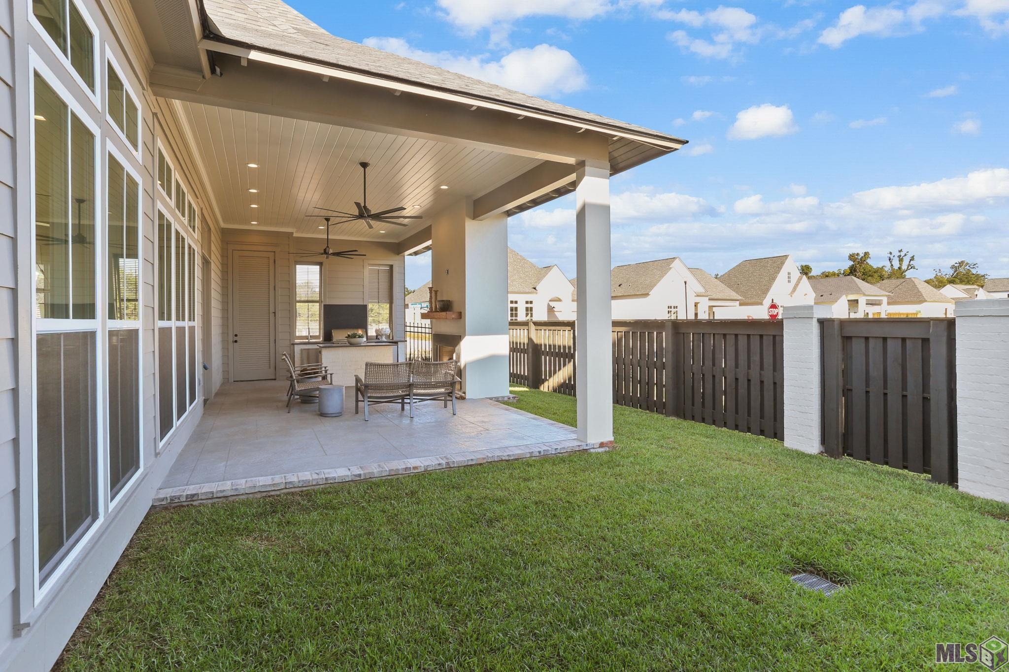 13807 Harveston Mill Drive Baton Rouge, LA 70810 - Photo 36 of 42 Outdoor green space