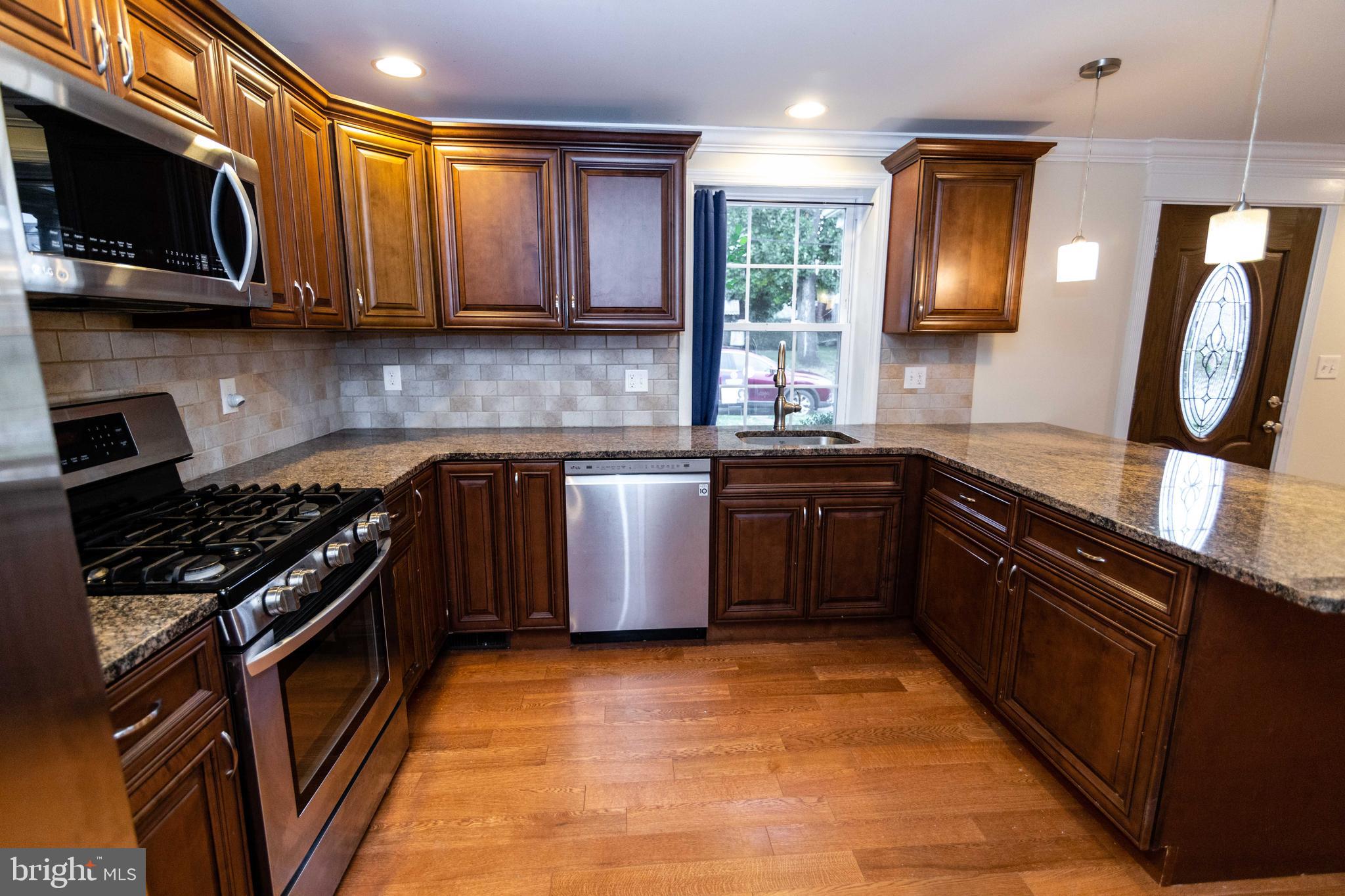 949 Thornton Road Upper Chichester, PA 19061 - Photo 4 of 43 Gallery Image 4