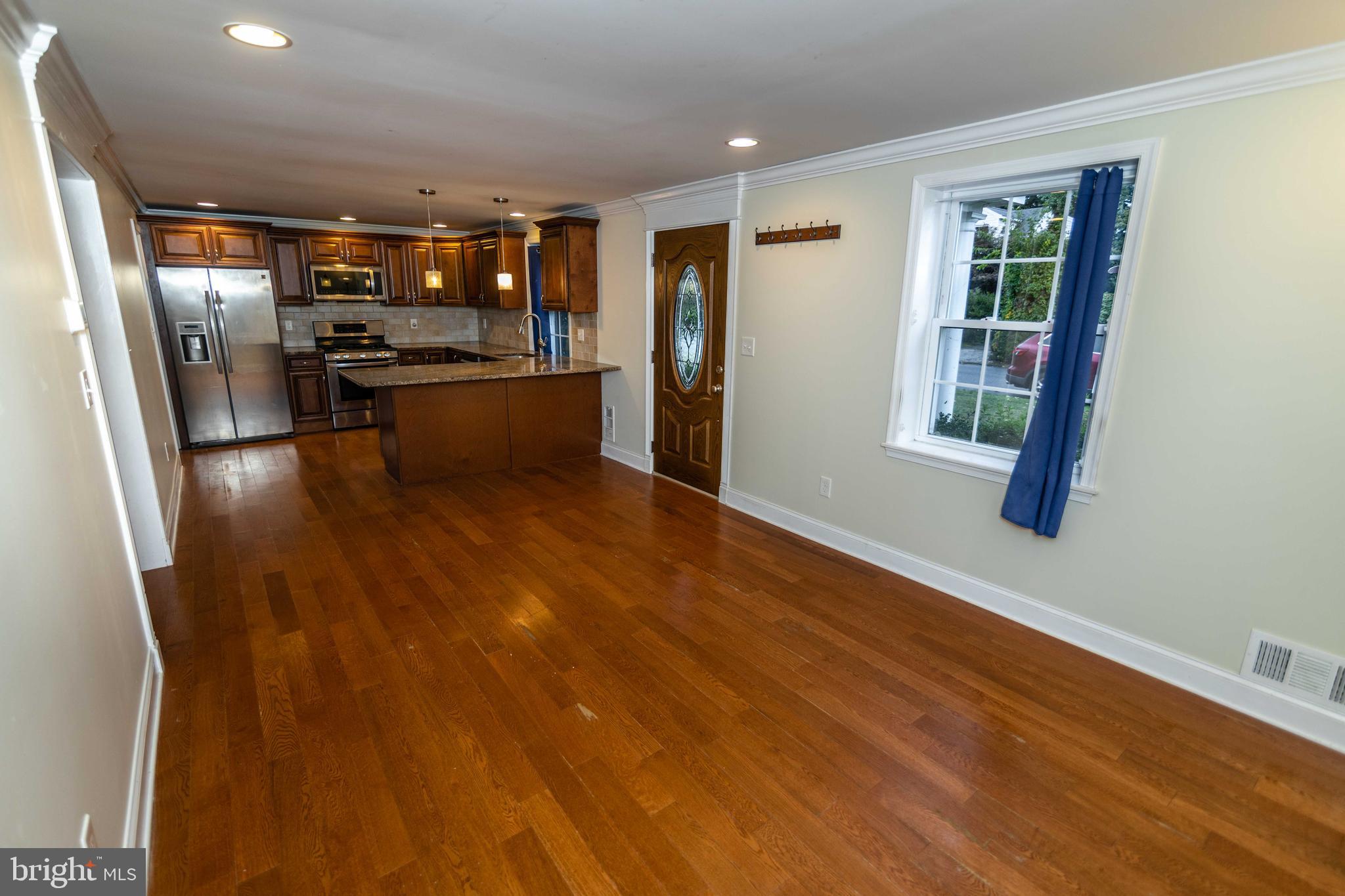 949 Thornton Road Upper Chichester, PA 19061 - Photo 6 of 43 Gallery Image 6