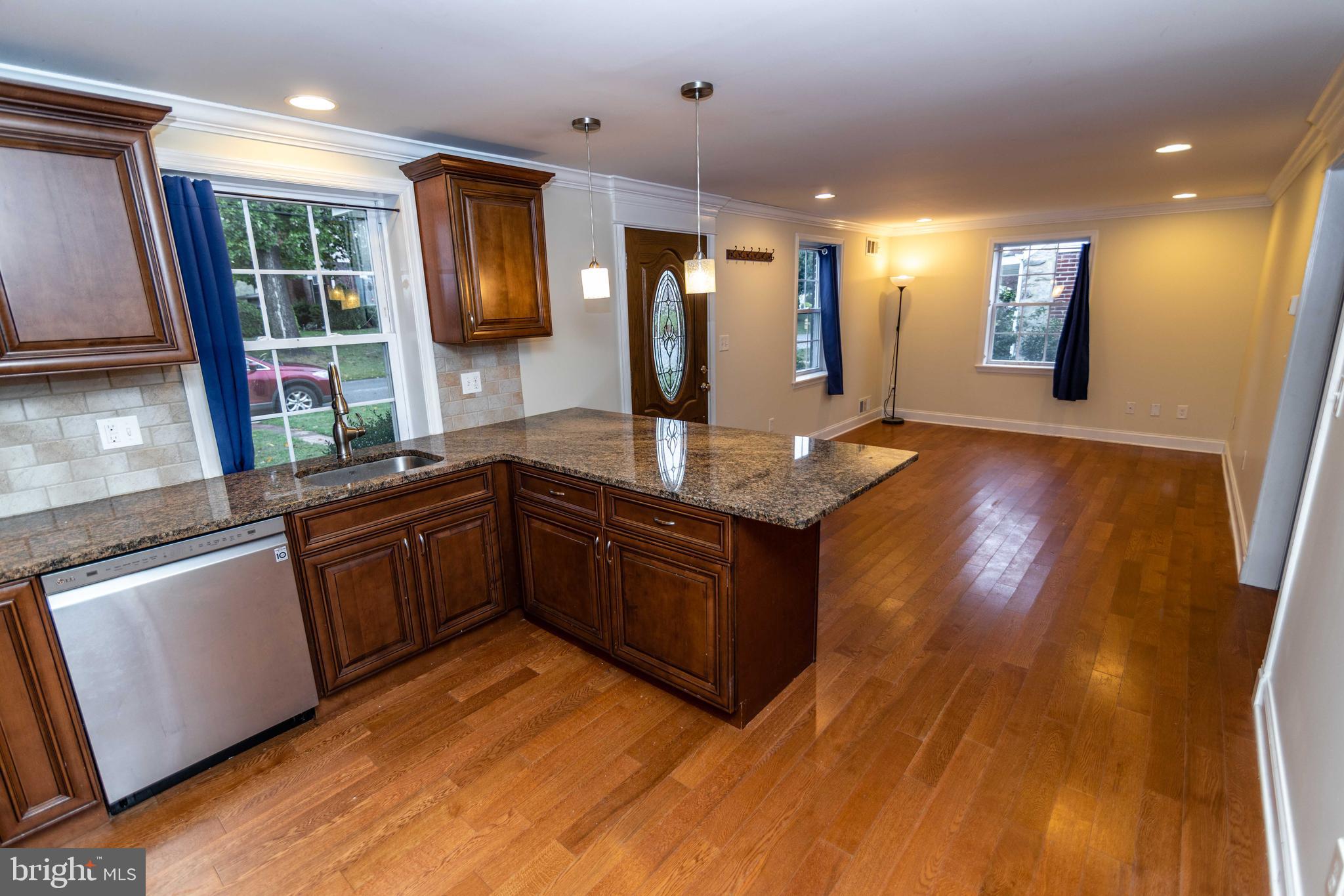 949 Thornton Road Upper Chichester, PA 19061 - Photo 7 of 43 Gallery Image 7