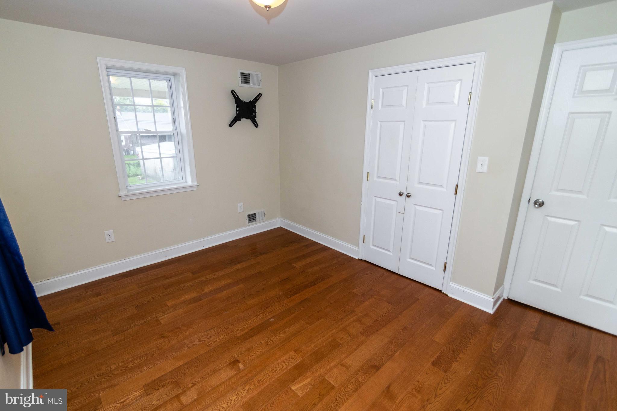 949 Thornton Road Upper Chichester, PA 19061 - Photo 8 of 43 Gallery Image 8