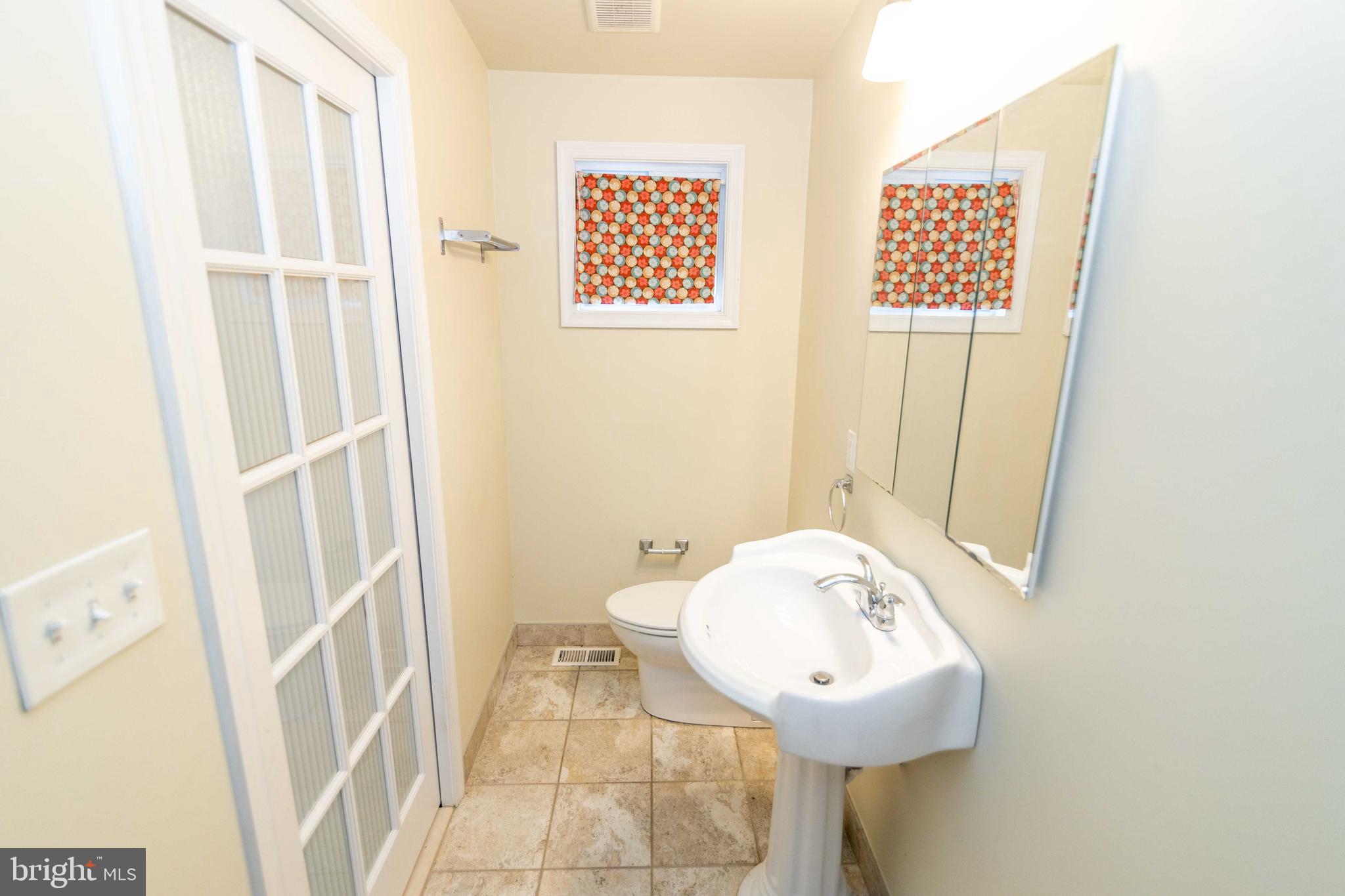 949 Thornton Road Upper Chichester, PA 19061 - Photo 9 of 43 Gallery Image 9