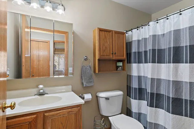 $200,000 | 480 Westwood Court, Unit C, Crystal Lake, IL 60014