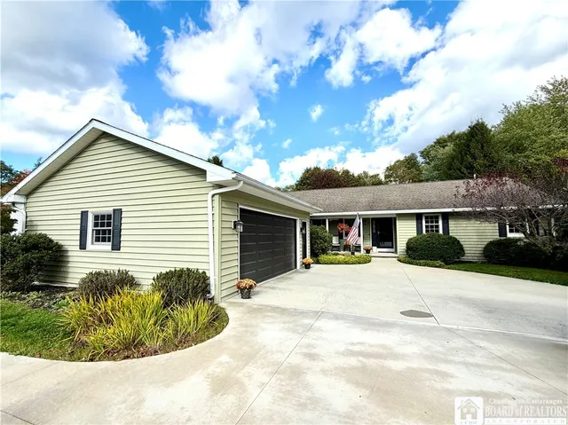 $379,900 | 335 Chestnut Street, Pomfret, NY 14063