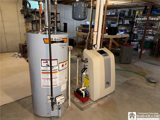 $379,900 | 335 Chestnut Street, Pomfret, NY 14063