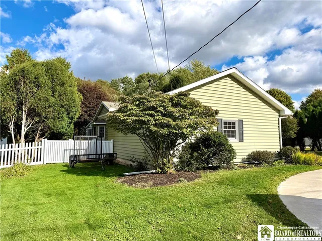 $379,900 | 335 Chestnut Street, Pomfret, NY 14063
