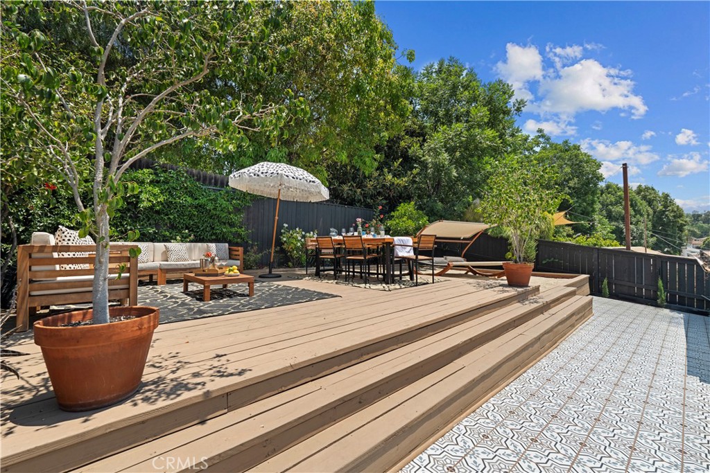 2425 Arthur Street Los Angeles, CA 90065 - Photo 23 of 29 a view of a patio with chairs and potted plants