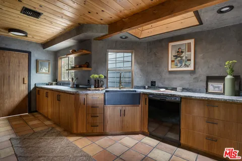 $2,175,000 | 5108 Strohm Avenue, North Hollywood, CA 91601
