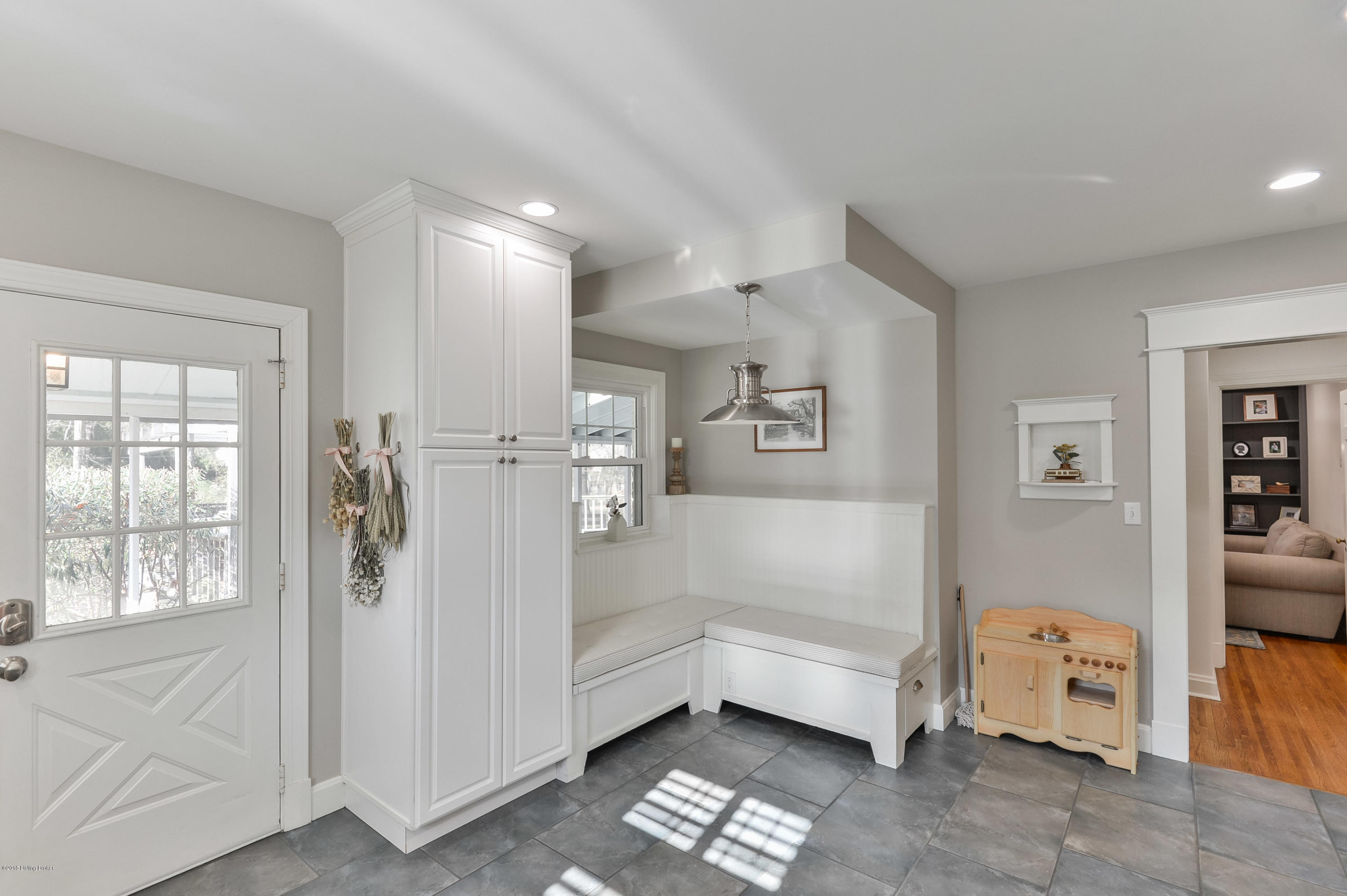 1402 Elm Road Anchorage, KY 40223 - Photo 16 of 50 023 LSIR 20181128 0654