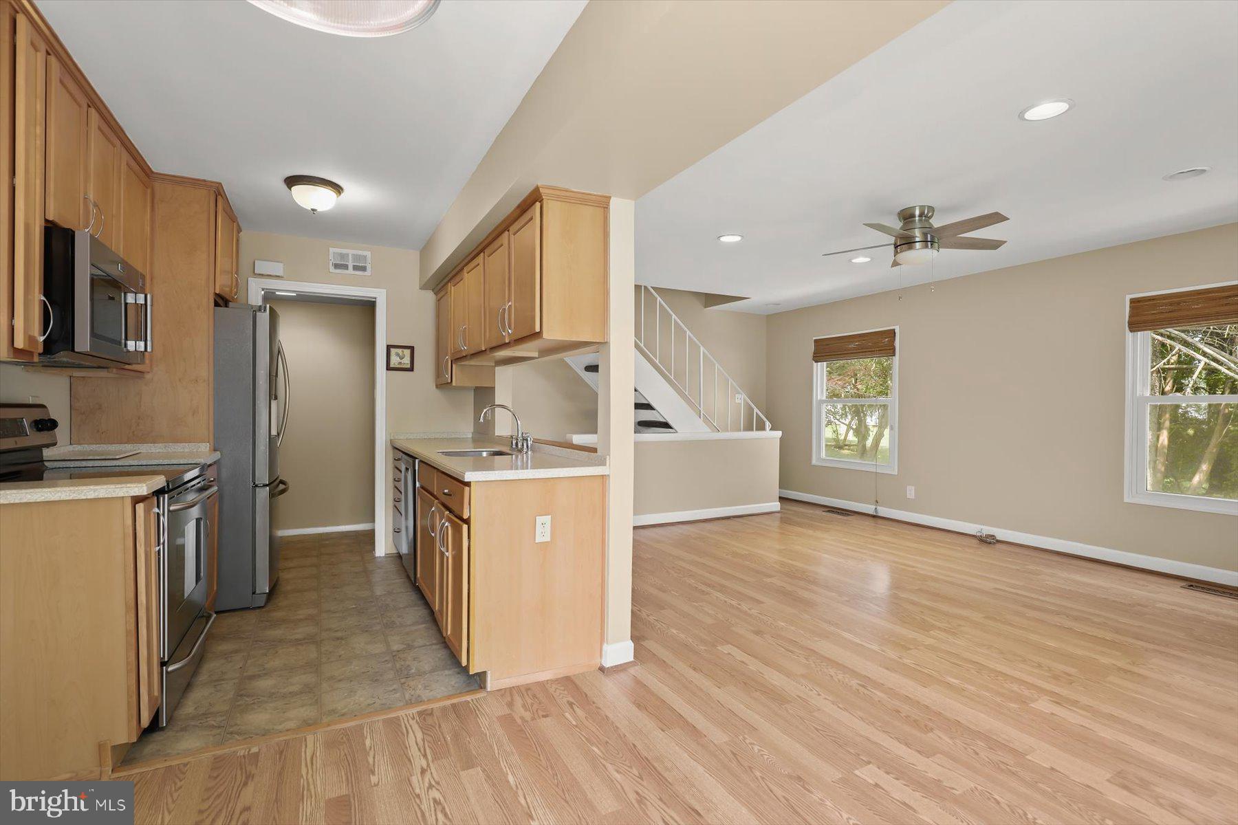 3 Benwell Road, Unit D Reisterstown, MD 21136 - Photo 6 of 25 Kitchen/Dining/Living