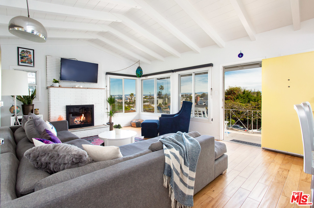 7319 Earldom Avenue Playa del Rey, CA 90293 - Photo 1 of 37 Gallery Image 1