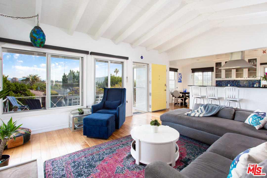 7319 Earldom Avenue Playa del Rey, CA 90293 - Photo 2 of 37 Gallery Image 2