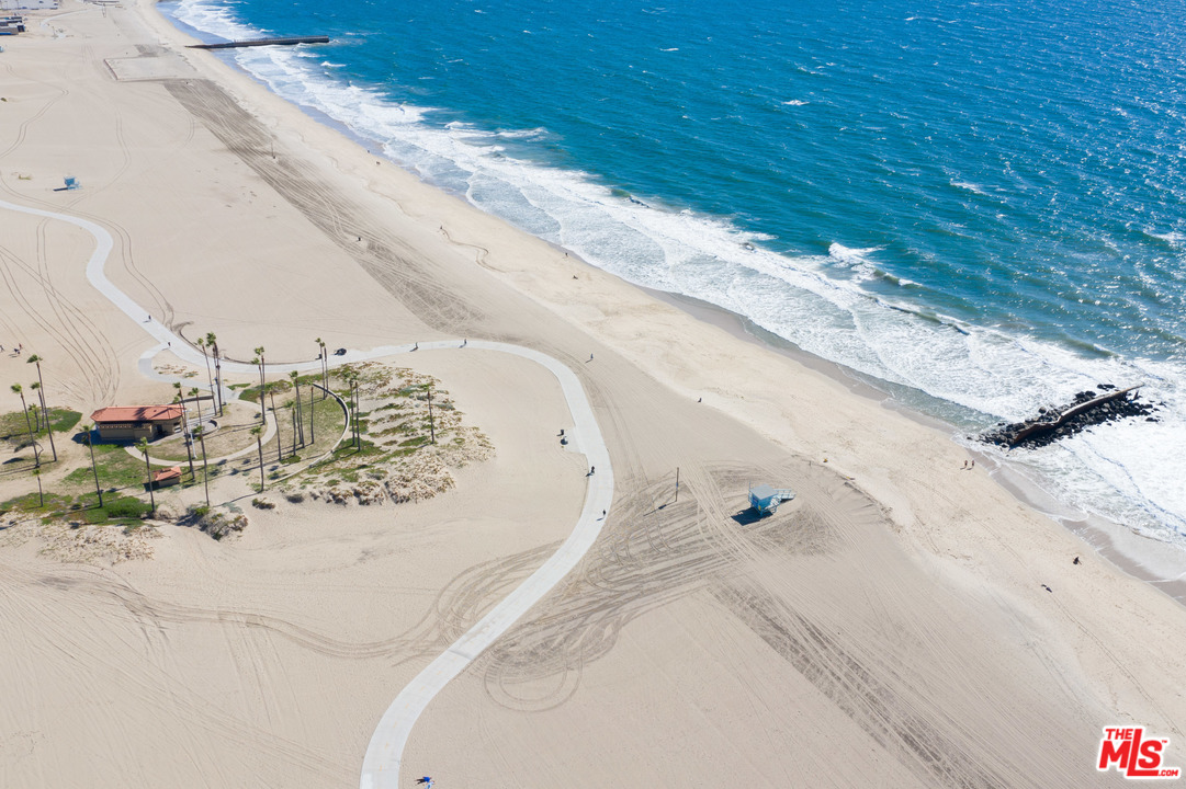 7319 Earldom Avenue Playa del Rey, CA 90293 - Photo 33 of 37 Gallery Image 33