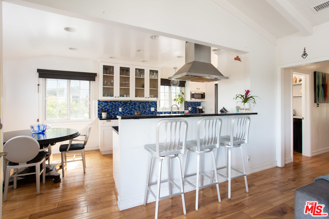 7319 Earldom Avenue Playa del Rey, CA 90293 - Photo 7 of 37 Gallery Image 7
